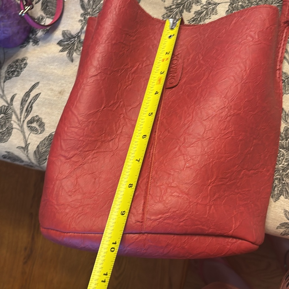Blood Red Purse - Picture 6 of 9